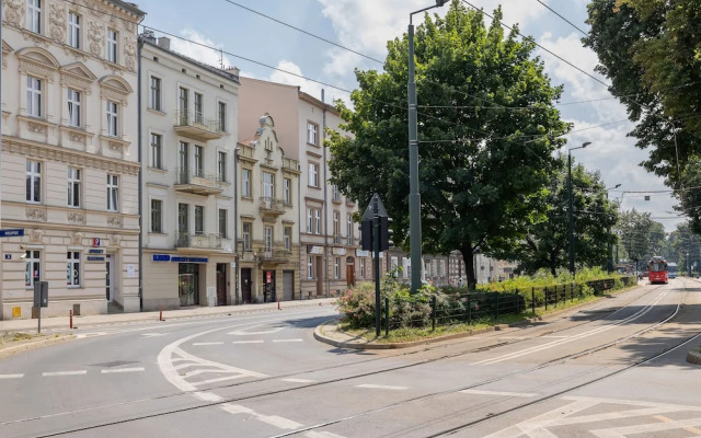 Dietla Apartment With A/C by Renters