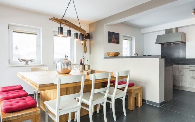 Lavish Chalet in Mauterndorf with Sauna & Hot Tub