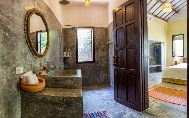 Red Flower Cottages Homestay