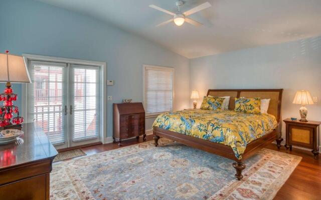 St. George Street Apartment