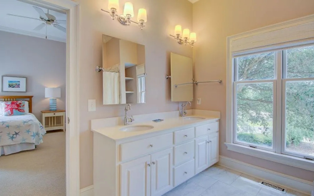 Eastland House by Peace Vacations