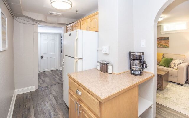 Cozy Retreat | Walk to Unc | Free Cruiser Bikes