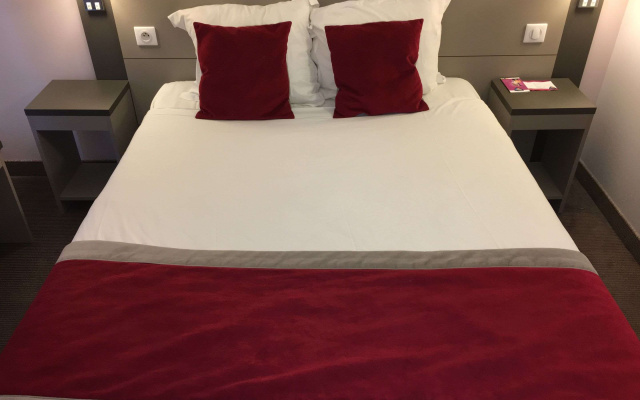 Brit Hotel Confort Roissy Saint-Witz