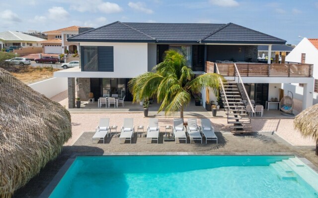 Villa Hasta La Vista Royal