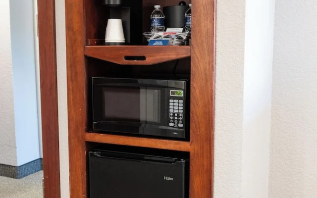 Hillsdale College Dow Hotel and Conference Center