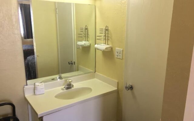 Express Inn & Suites