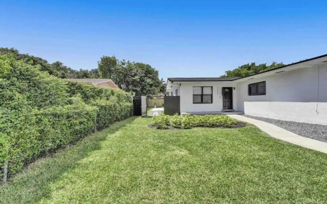 Near Sunny Isle beach & Aventura
