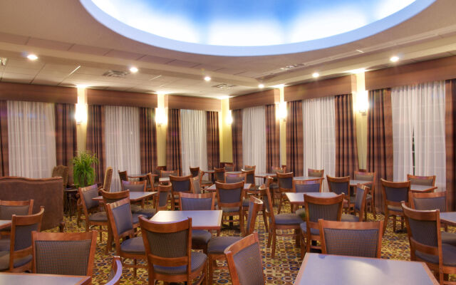 Holiday Inn Express Hotel & Suites Galveston West-Seawall by IHG