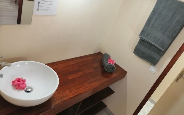 Bora Bora Holiday's Lodge and Villa