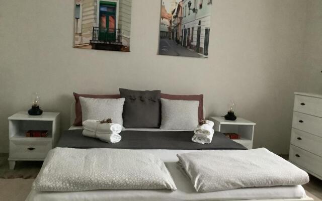 Ezüst Boróka Apartman