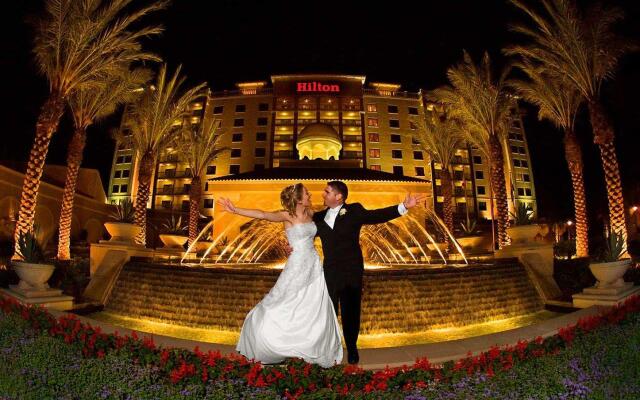 Hilton St. Petersburg Carillon Park