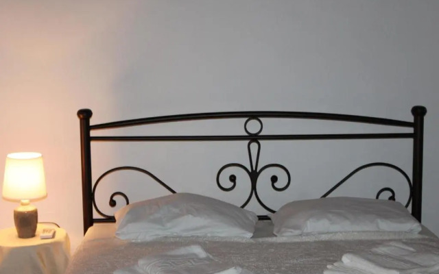 Antonis Traditional House