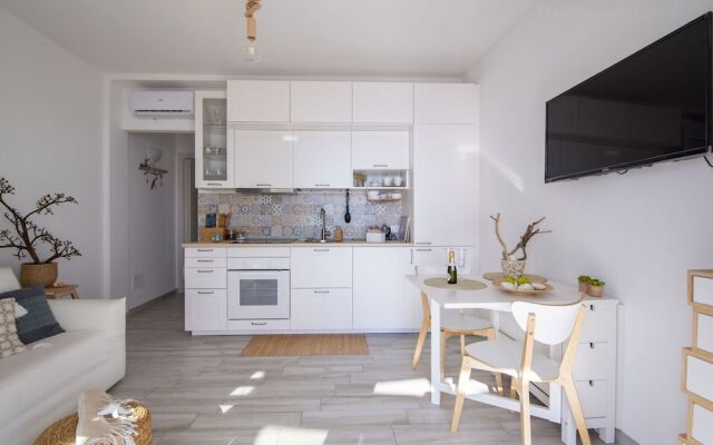 Vera's White Pearl Apartment