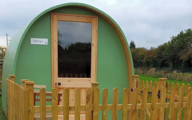 Green Dragon and Kitchen Pod - Sleeps 2 & Parking