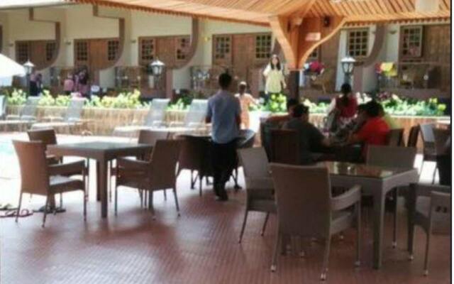 Leoney Resort
