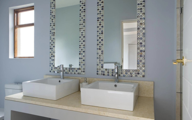 Tides End Manor House