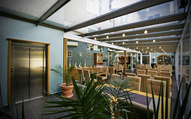 Xavin Wellness Hotel & Restaurant