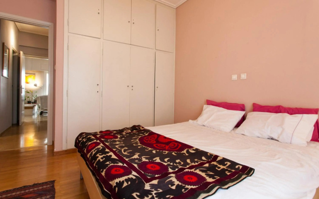2 Bedroom Artist's Apartment - So Athens