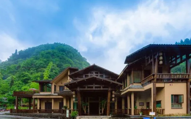 Shier Beihou Shuanghe Inn