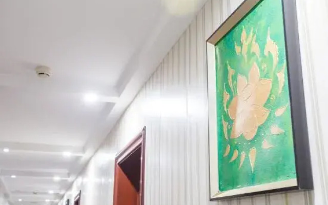 Shunhe Hotel (Xinyang Pingqiao Liugaolibao Plaza Branch)