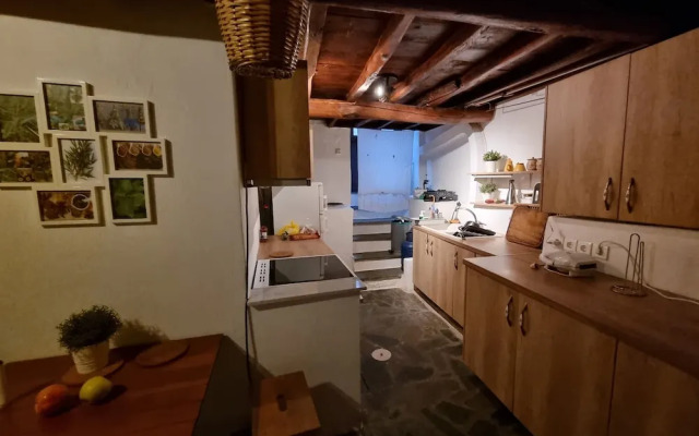 "skopelos- Iris - Your Traditional Home"