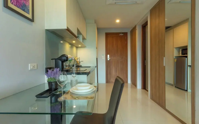 Luxury Everything Walking Distance c112