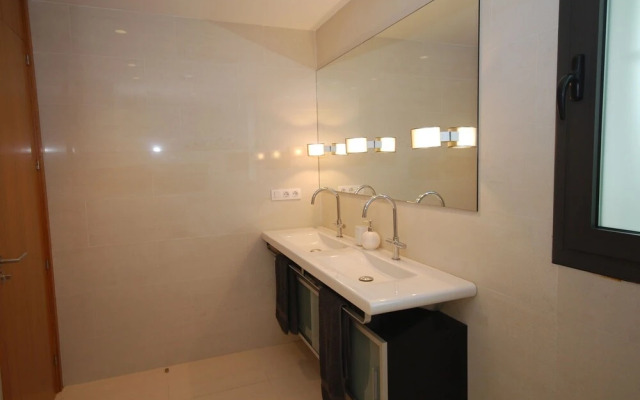 Gorgeous Villa in Santa Cristina D'aro With Pool