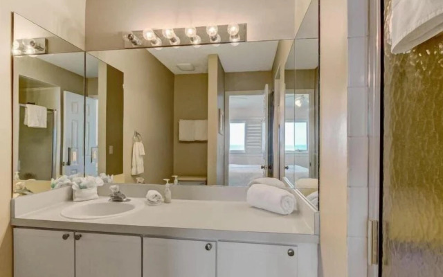 708 Sailmaker by RedAwning