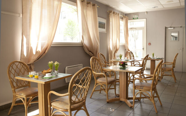 Urban Lodge (by Popinns)