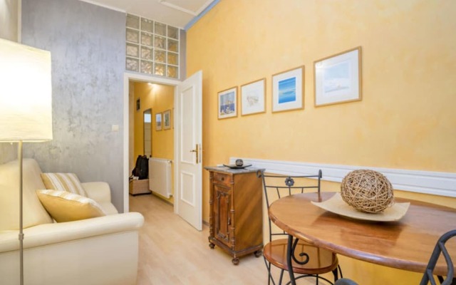 Apartments and Rooms Villa Rossella 2