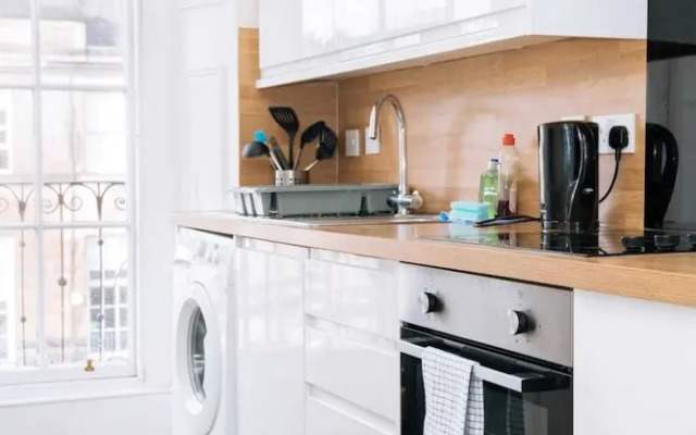 Bright High-ceiling 2BD Flat - Central Edinburgh!