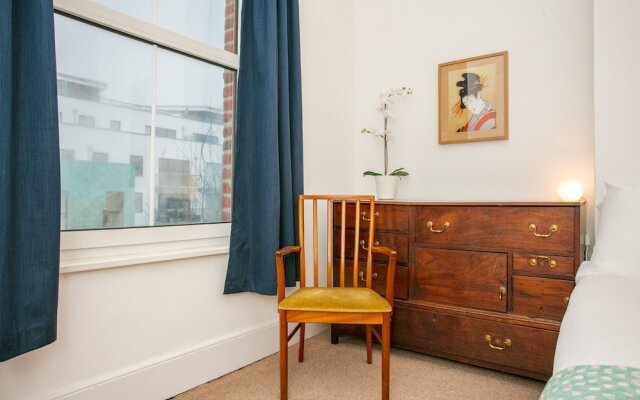 3 Bedroom Flat In Highbury