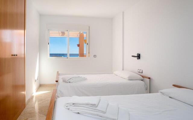 2163-Amazing penthouse, 2 terraces sea-golf view