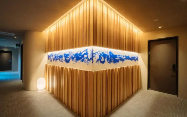 Neon Hotel