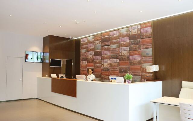 JTour Hotel Warmart Branch