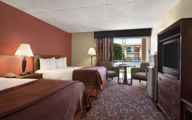 Howard Johnson by Wyndham Oklahoma City Airport/ Fairgrounds