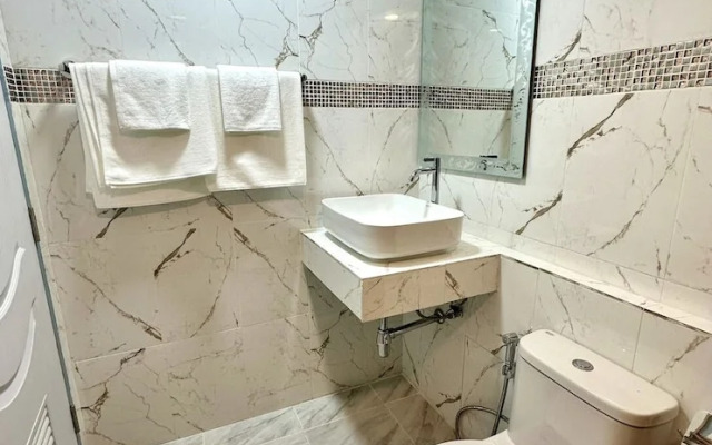 arunsakhon luxury condo