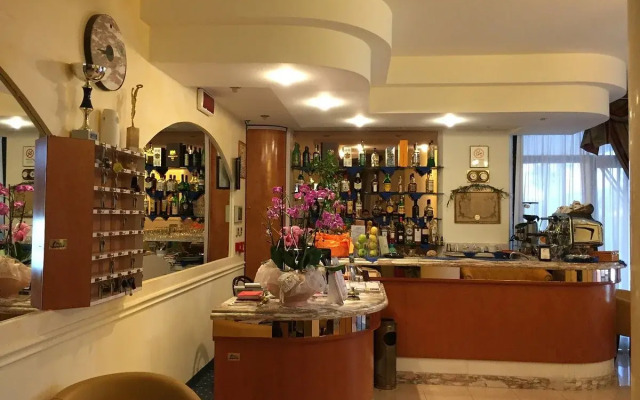 Hotel River