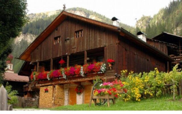 Faber, Three Room Apartment. -360 Faber