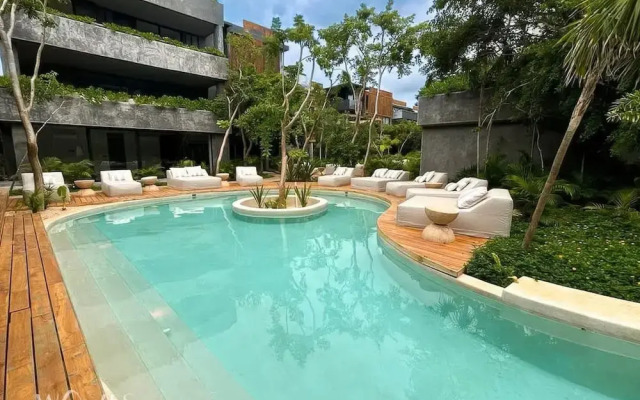 2BR w Private Pool Near the Beach Spacious Stay