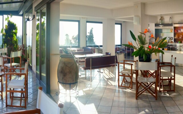 Modern Apartment With Balcony With a Beautiful sea View
