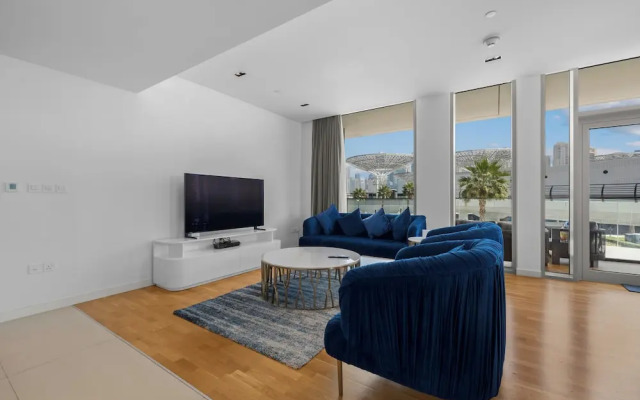 Bluewater's Residence Bay 2BR-Maid Room