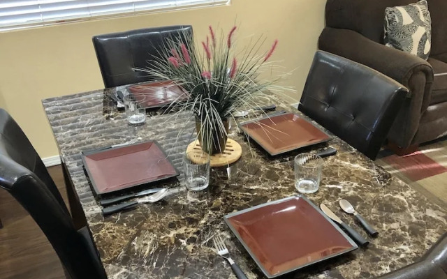 Guest House at The Greens - Dolly Parton's Stampede