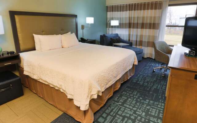 Hampton Inn & Suites Nashville-Airport