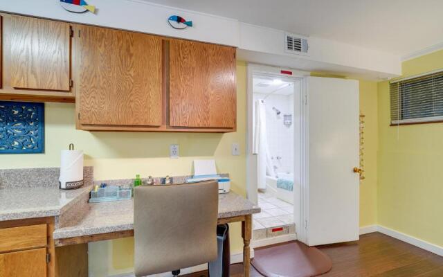Santa Barbara Cozy Studio with Private Patio