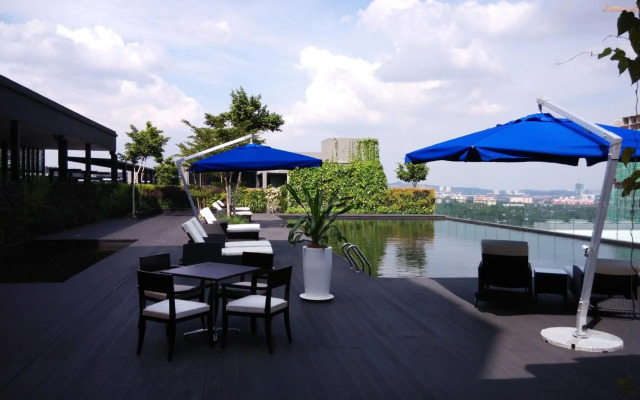 e.City Hotel at OneCity