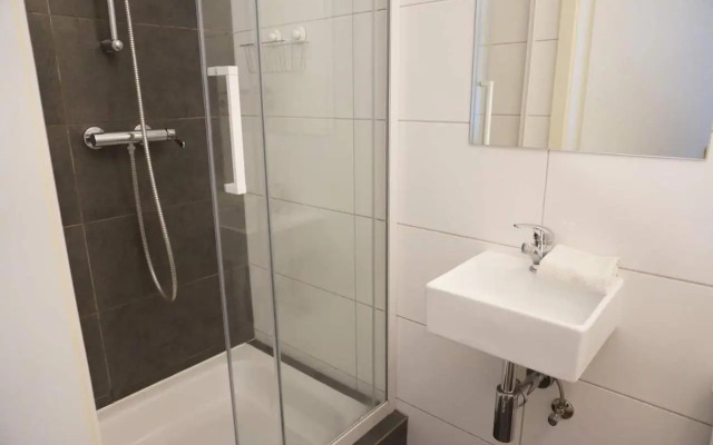 Central 2 bedroom flat for families & calm guests