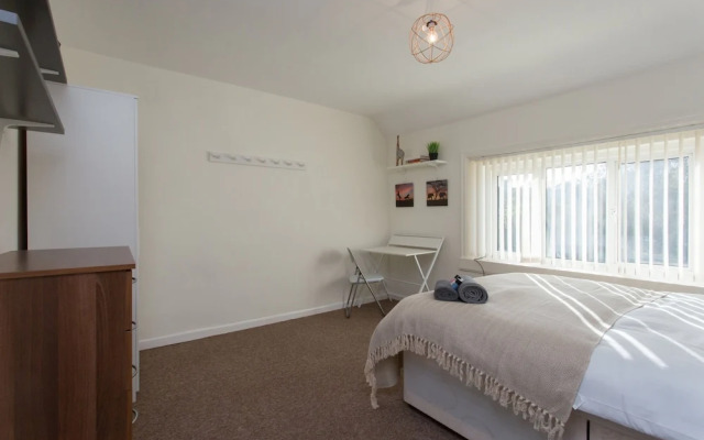 Townhouse @ Briggs Avenue Crewe