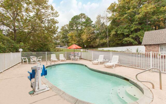 Days Inn by Wyndham Eureka Springs