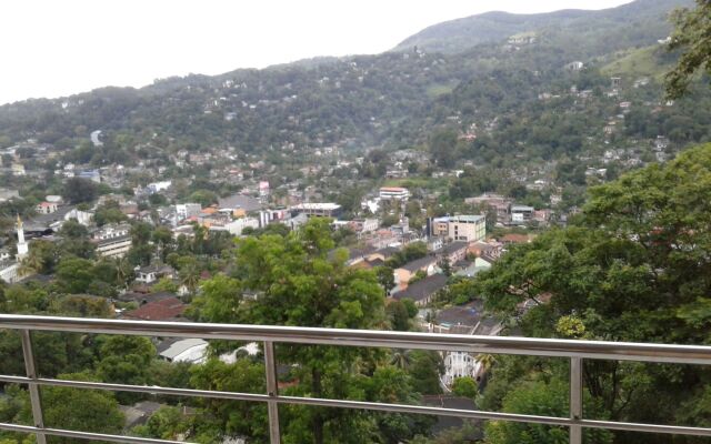 Kandy View Garden Hotel